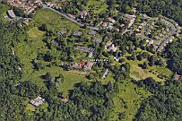 Bel Sito vu du ciel Google earth. Les 6 batiments au dessus de la chartreuse étaient pour un projet d'un EPHAD abandonné.