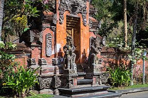 PB095448 Temple de Tirta Empul sous l'influence de l’«Agama Tirta», la religion de l’eau