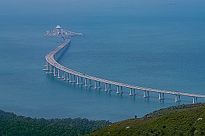 HongKong - Perriere-Taiwan-2_3320 Accès au tunnel routier qui relie Lantau à HongKong. Impressionnant non ? -*-