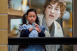 HongKong - Perriere-Taiwan-2_3710-RAF-xo Même si je suis l'auteur de cette photo, j'avoue l'aimer beaucoup. La gamine en bleu photographie la foule. C'est elle le sujet, on ne le voit pas de suite.