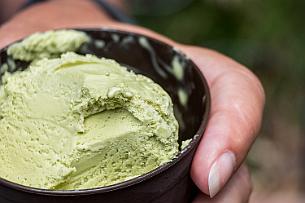 Japon -5165 Haaaa. Un glace au macha (thé vert). Chaque jour nous étions à la recherche de notre Macha glacé.