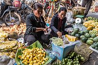 11 - DSCF9143 Visite au marché local de Battambang. Achat des denrées pour notre repas.