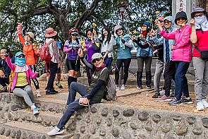 Perriere-Taiwan-3_0385 Séance de selfies intense où chacun nous invite à poser, en groupe, tantôt avec l'un, tantôt avec l'autre. Fou-rires habituels, c'est bon ça ... Mais que...