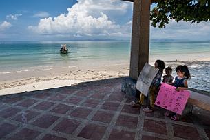 Thailande Marianne 2019 - DSCF3167 Nous louons une motobylette pour se perdre plus au Nord de Ao Nang, vers des plages désertiques en cette saison : Khlong Muang Beach